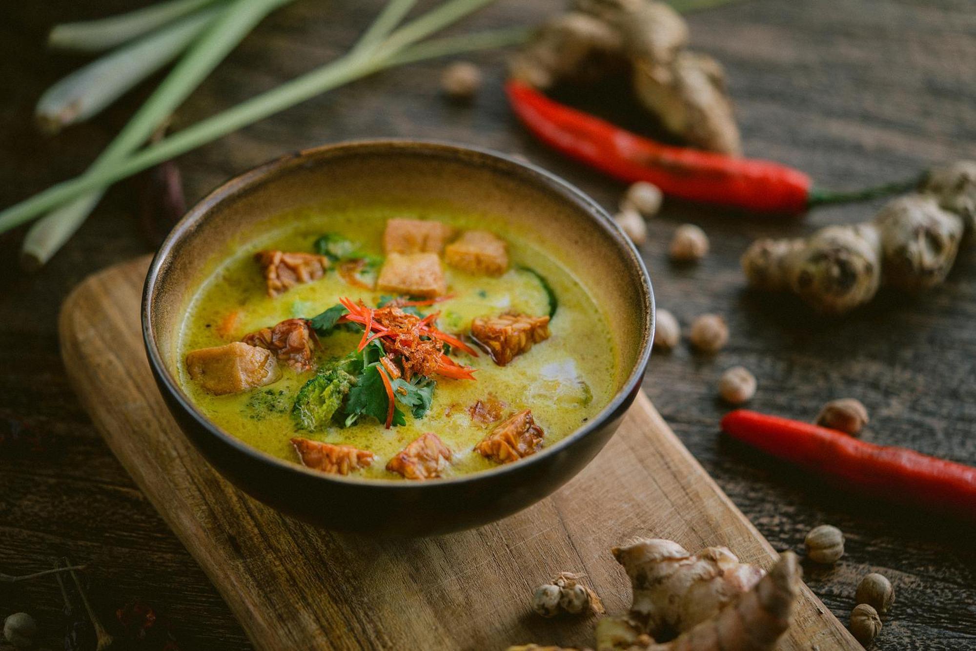 Wapa Di Ume Sidemen Hotel Sidemen  Exterior photo A bowl of Thai green curry with chicken